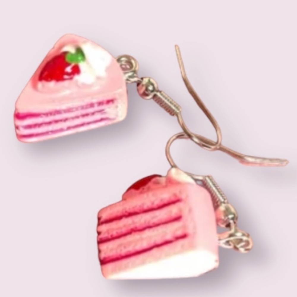 ❤️ FREE Cake Strawberry Strawberry Sweet Birthday Pop Art Artsy Chic Earrings